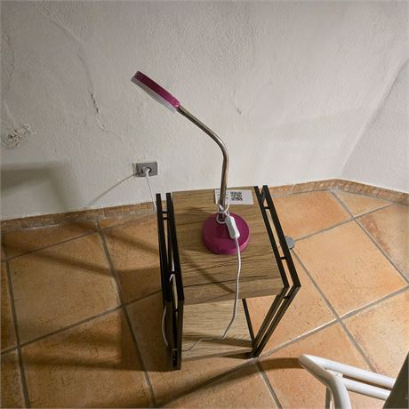 Beistelltisch mit Lampe - ID: 141-WF