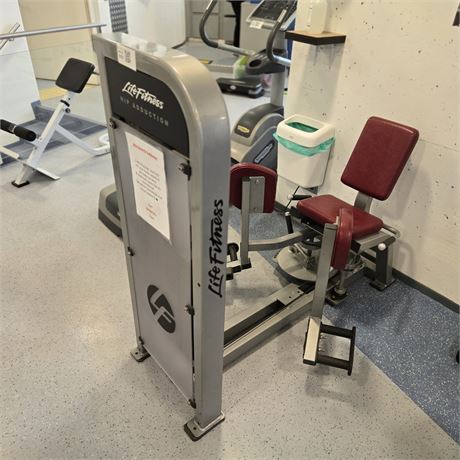 LifeFitness Hip Adduction - ID: 82-WF