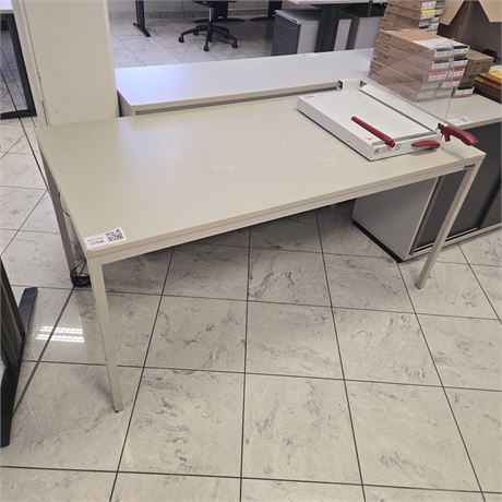 Schreibtisch - ID: 15-DUV