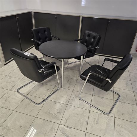 Besprechungstisch mit vier Leder-Freischwingern - ID: 12-DUV