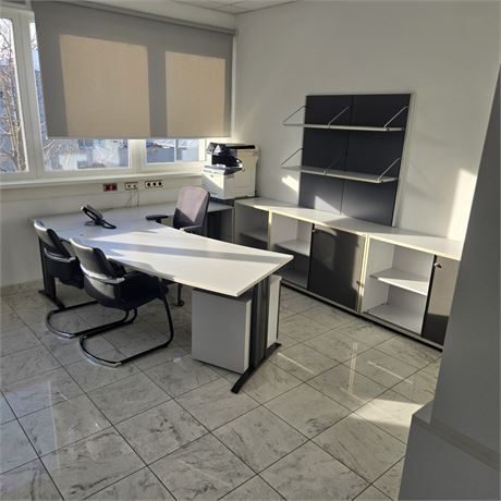 Bürokomplettset mit Schreibtisch, Freischwingern und Bürostuhl - ID: 28-DUV