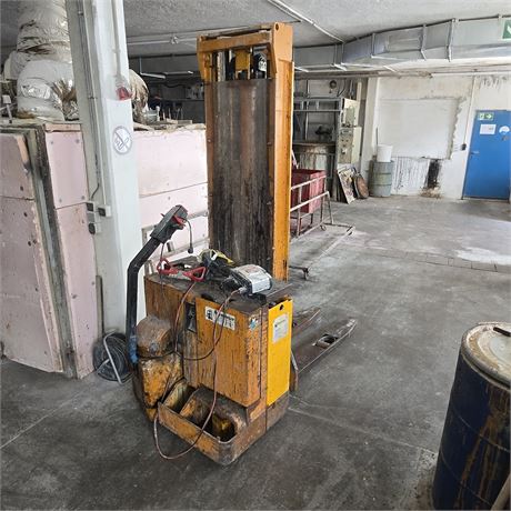 Jungheinrich EJC-C 106 elektrische Hochhubameise - ID: 130-CGW