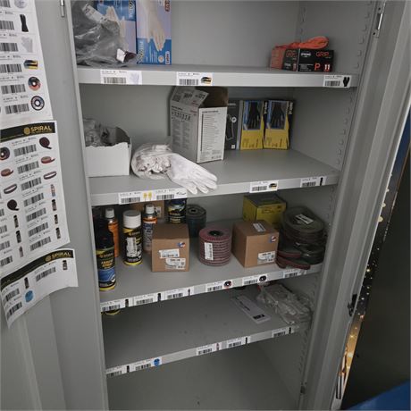 Werkzeugschrank mit Flexscheiben und Sicherheitsausrüstung - ID: 41-CGW