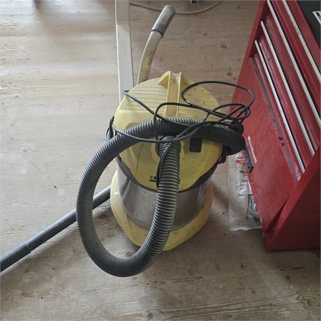 Kärcher WD2 Premium Staubsauger - ID: 66-CGW