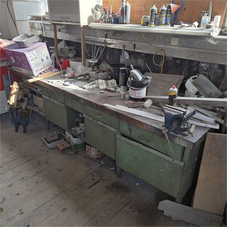 Werkbank mit Schraubstock - ID: 96-CGW