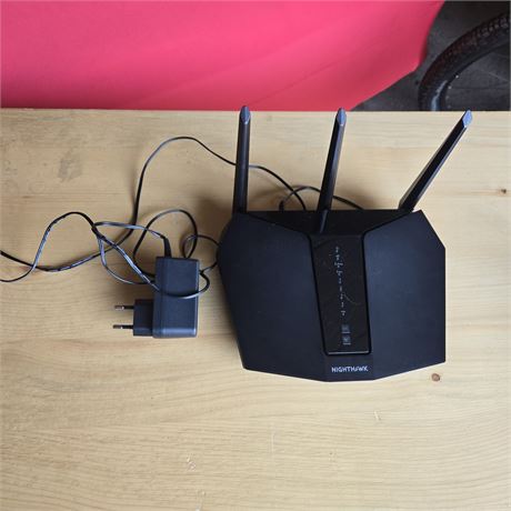 NETGEAR Nighthawk AX2400 WiFi Router - ID: 97-LUP