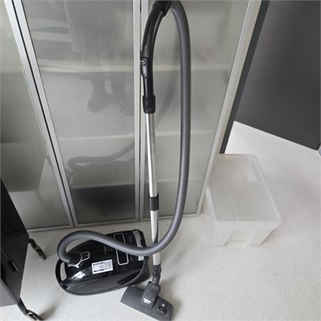 Miele Complete C3 Staubsauger - ID: 32-ZSP