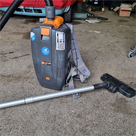 TASKI AERO BP8 Digital plus Akku-Rucksackstaubsauger - ID: 18-PHR