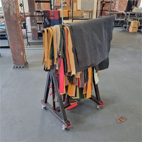 Rollwagen mit Rohstoffen / Material - ID: 51-FPC