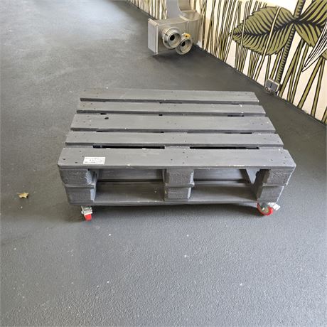Grau lackierter Palettenwagen - ID: 132-FPC