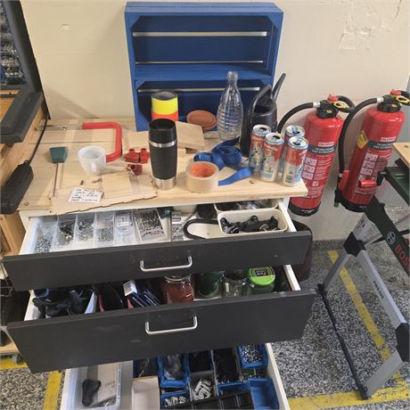 Eigenbau Werkbank + Werkzeug + Montagematerial - ID: 182-FPC