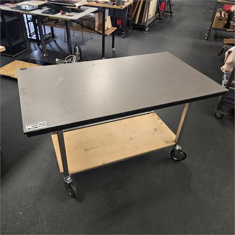 Rollbarer Produktionsarbeitstisch - ID: 105-FPC