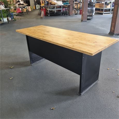 Schreibtisch mit Holzplatte - ID: 13-FPC