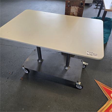 Arbeitstisch rollbar - ID: 131-FPC