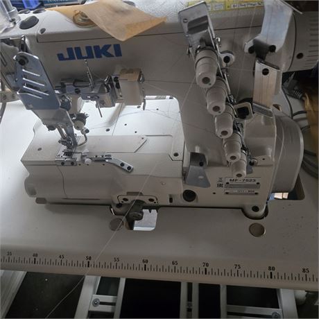 Juki MF-7523 Industrie-Coverstitchnähmaschine - ID: 213-FPC