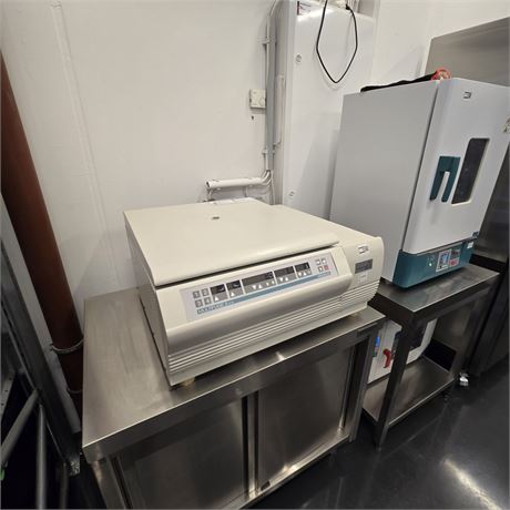 Laborzentrifuge Thermo Scientific Multifuge 3S mit Ausschwingrotor