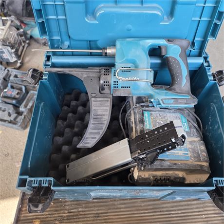 Makita DFR750 Akku-Magazinschrauber - ID: 3-REB