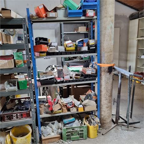 Posten Regalinhalt Schrauben + Muttern + Nägel + Dübel - ID: 253-REB