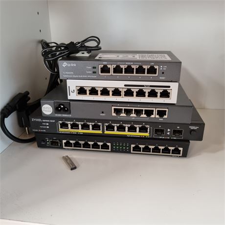 5 Netzwerkgeräte: TP-Link, Zyxel, Ubiquiti u. a. - ID: 121-RTS